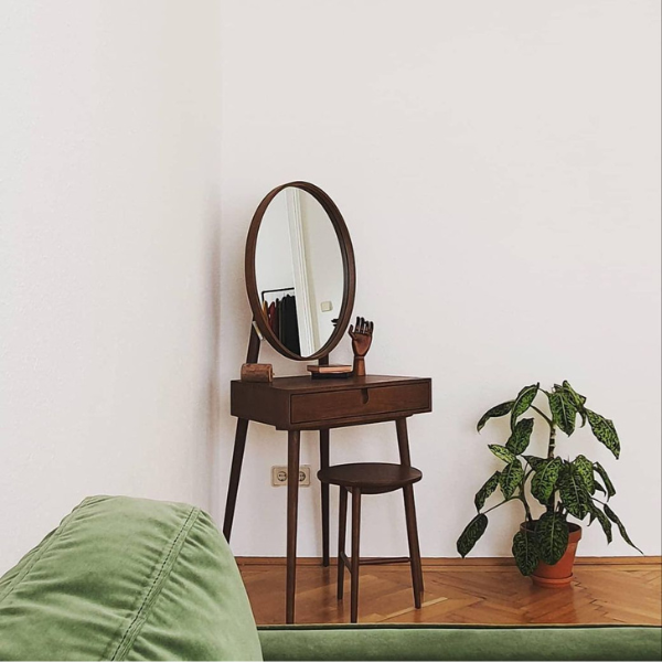 Mirror Muse Vanity