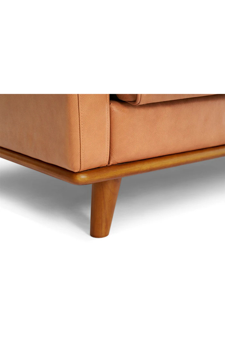 Xynder Sectional Sofa Leatheriate