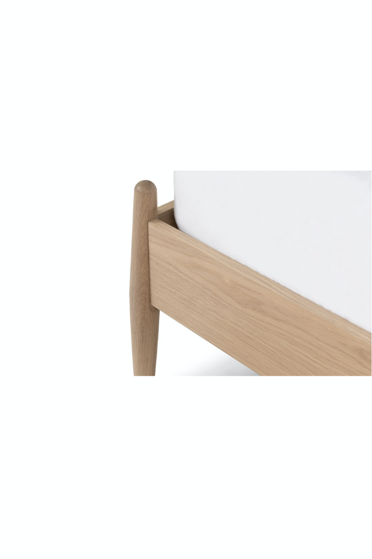 Erable Upholstered Bed