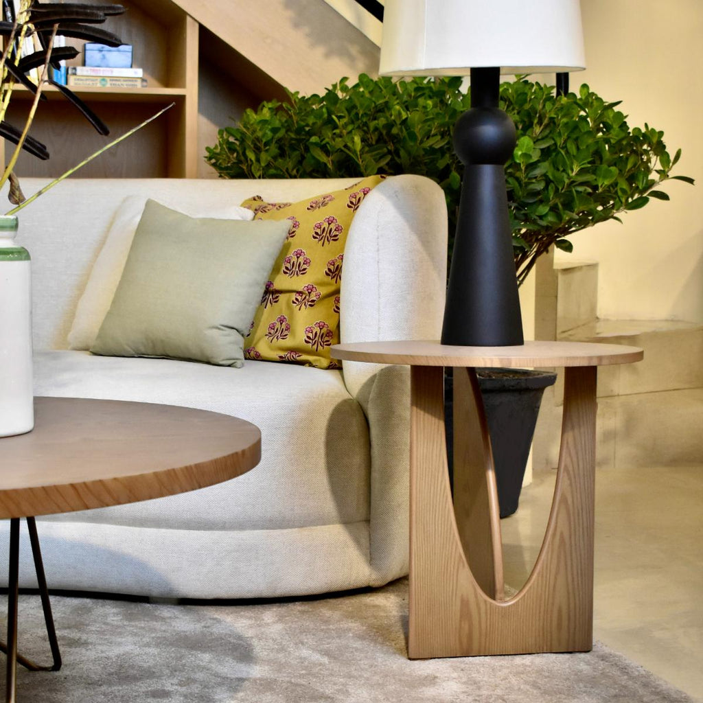 Accent Round table