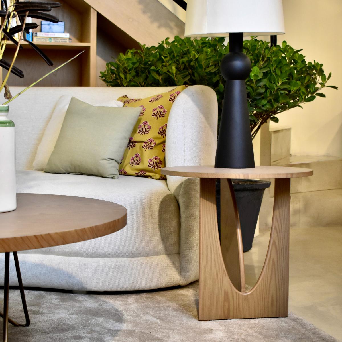 Accent Round table