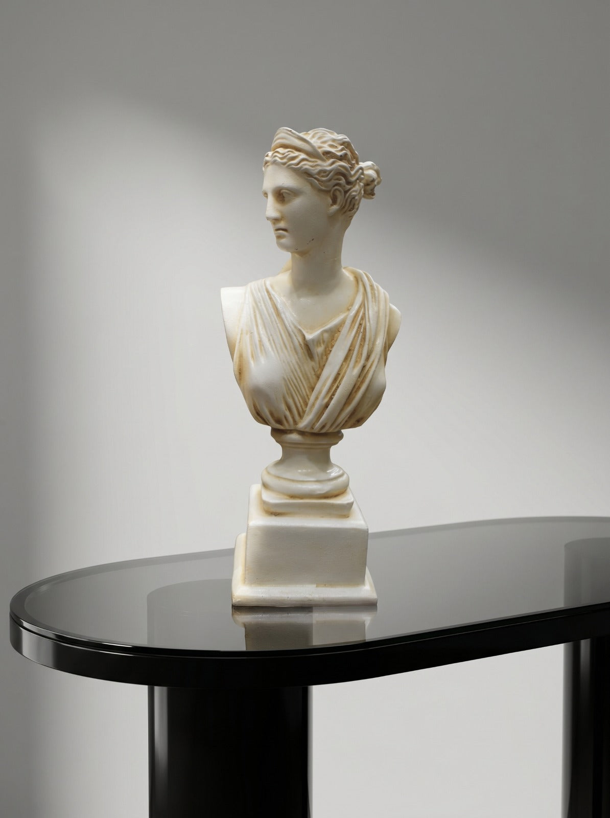 Corvessa Table Décor