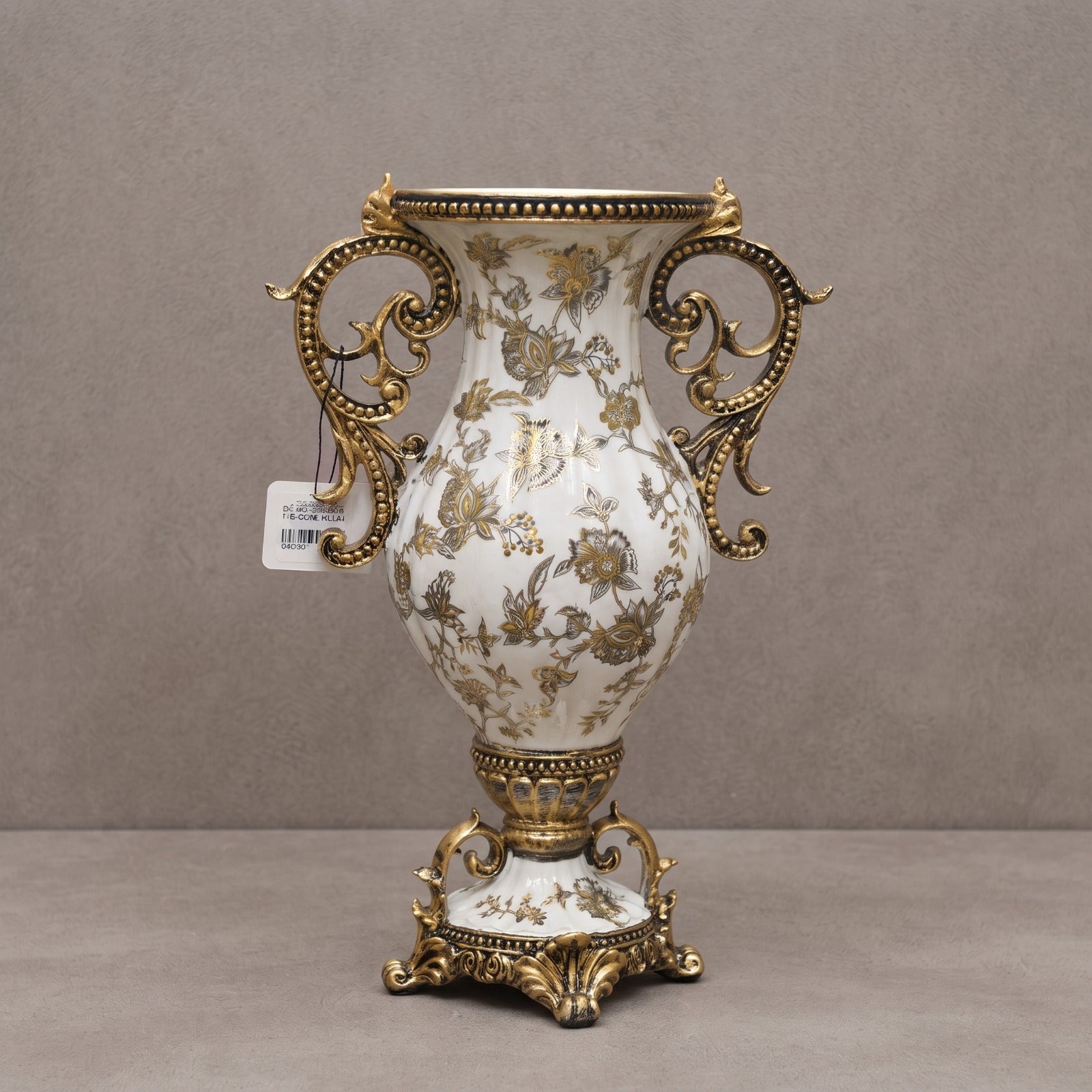 Kelmora Décor Vase