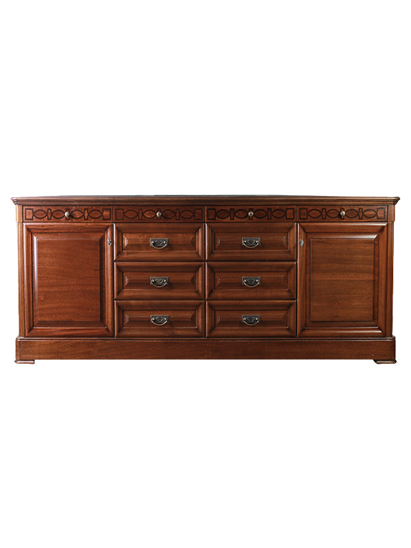 Clora Credenza